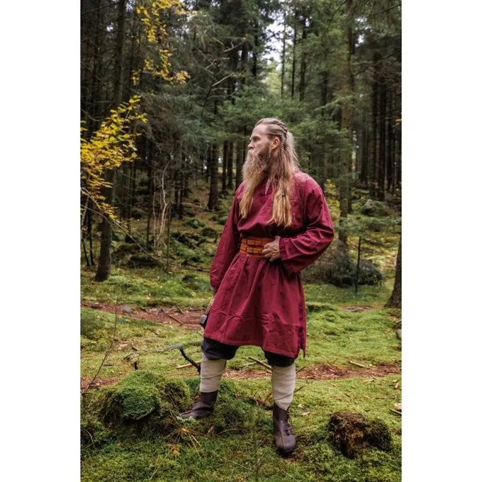 Leonardo Carbone Keltische Tuniek Finn Rood 4 Leonardo Carbone Keltische Tuniek Finn Rood - Afbeelding 2