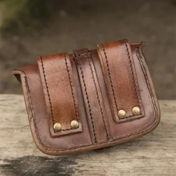 Epic Armoury Leren Riemtas Agostino, Bruin -Mode Winkel leren riemtas agostino bruin 3