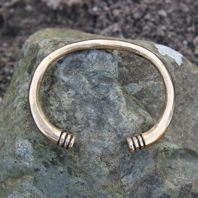 Merovingische Armband, Brons 5 Merovingische Armband, Brons - Afbeelding 3