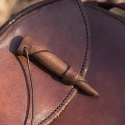 Epic Armoury Ronde Leren Tas, Bruin 9 Epic Armoury Ronde Leren Tas, Bruin -Mode Winkel ronde leren tas bruin 2